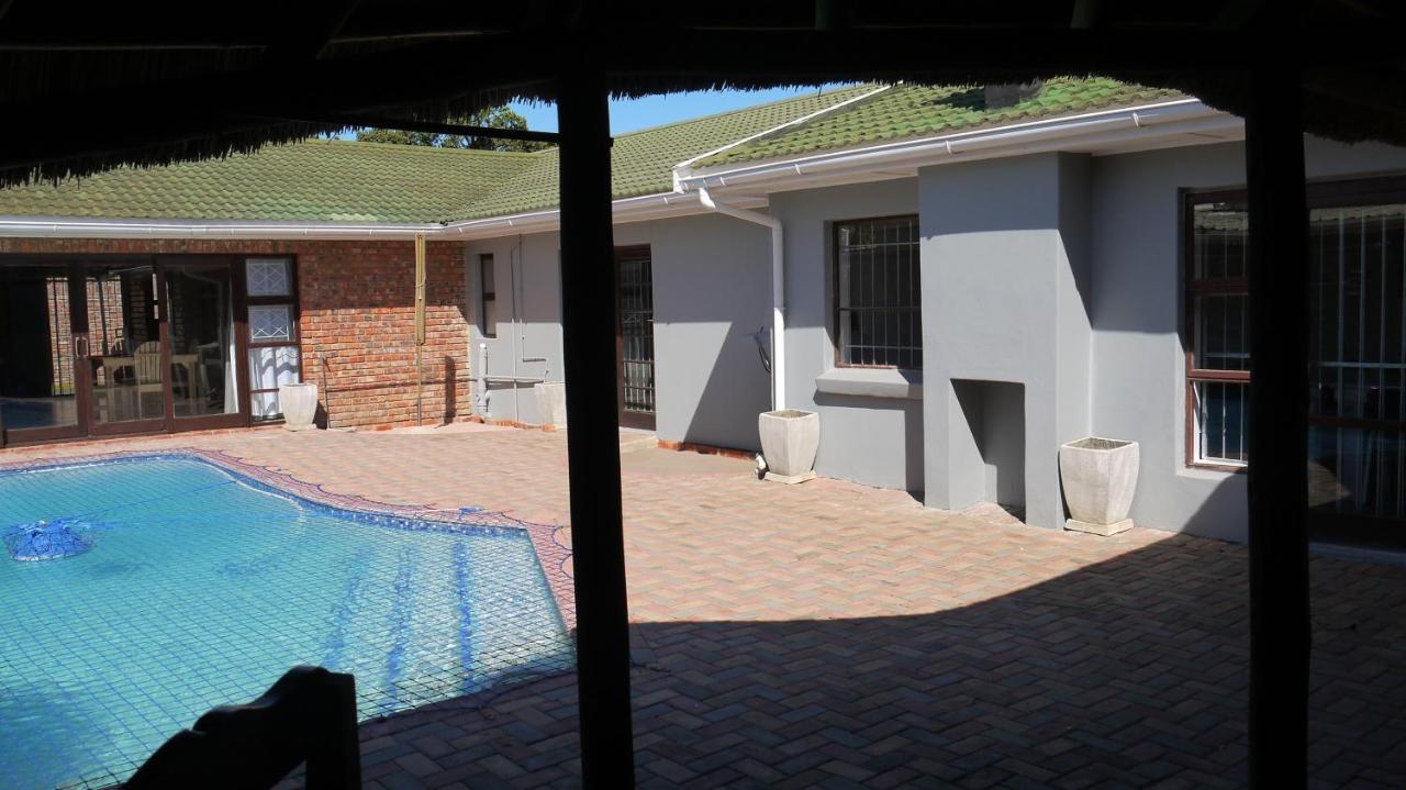 The Bay Inn Port Elizabeth Exterior photo